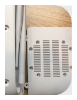手順 1：NVR の電源を抜き、上カバーを取り外す